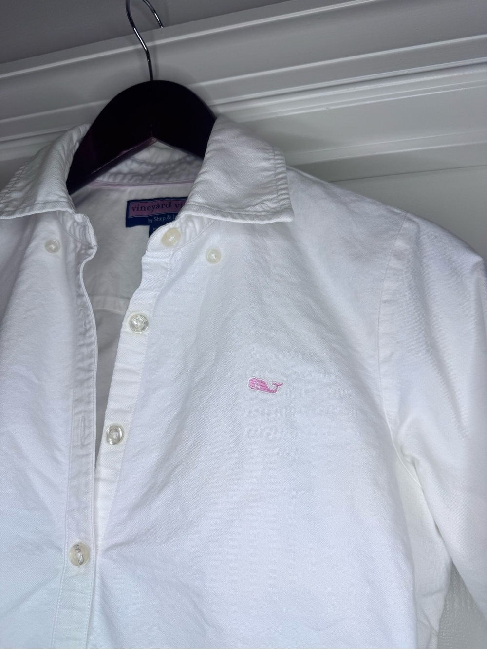 Vineyard Vines White Button-Down Shirt with Pink Whale Logo Woman’s Dress Top 2